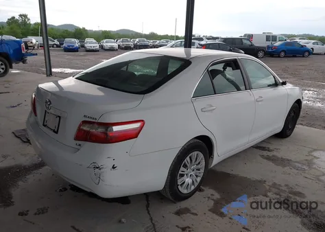 2009 Toyota Camry Le z USA, uszkodzony, nr VIN 4T1BE46K79U870842